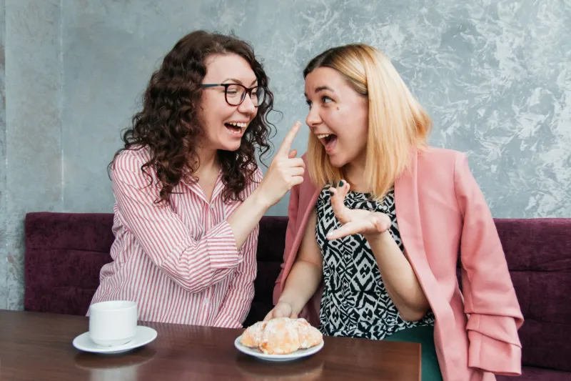 Sliding Back Into Their DMs: The Surprisingly Un-Awkward Guide to Reconnecting With Friends You Ghosted