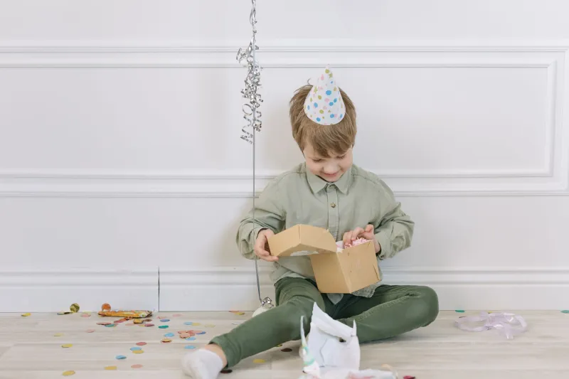 Stop Buying What They'd Pick Themselves: The Secret Science of Gifts That Actually Blow Minds