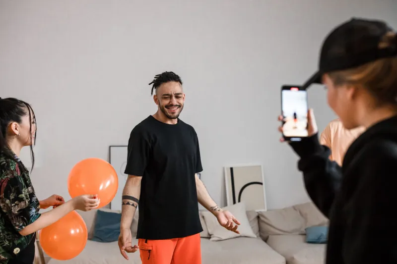 Viral or Vile? The Honest Guide to Which TikTok Trends Will Bond Your Friend Group vs. Blow It Up